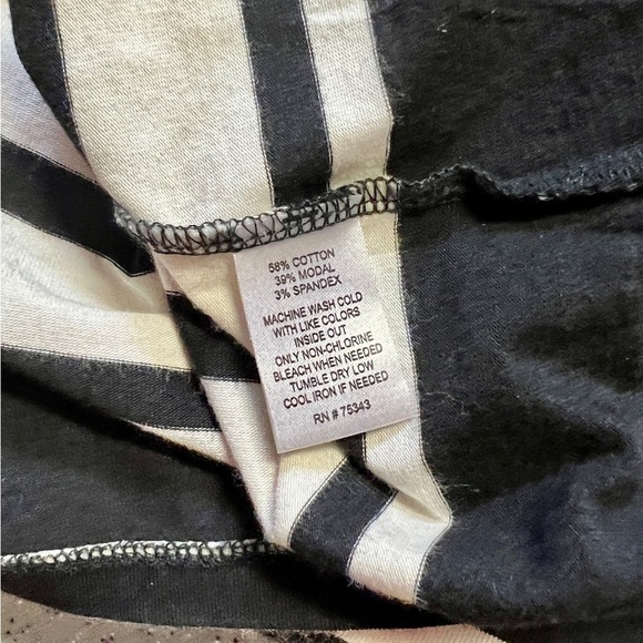 CYNTHIA ROWLEY Black and‎ Ivory striped boat neck top size L. - Picture 10 of 10
